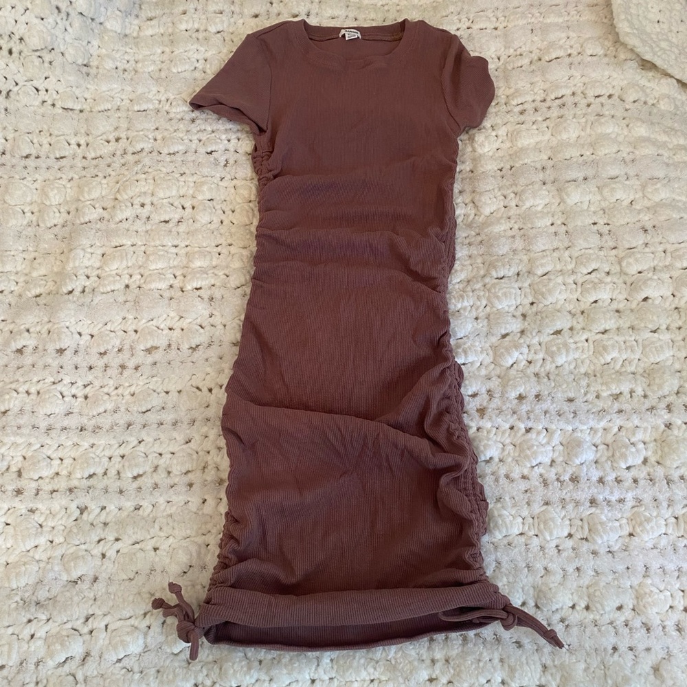 Garage Short Sleeve Ruched Midi Dress - Mauve Brown